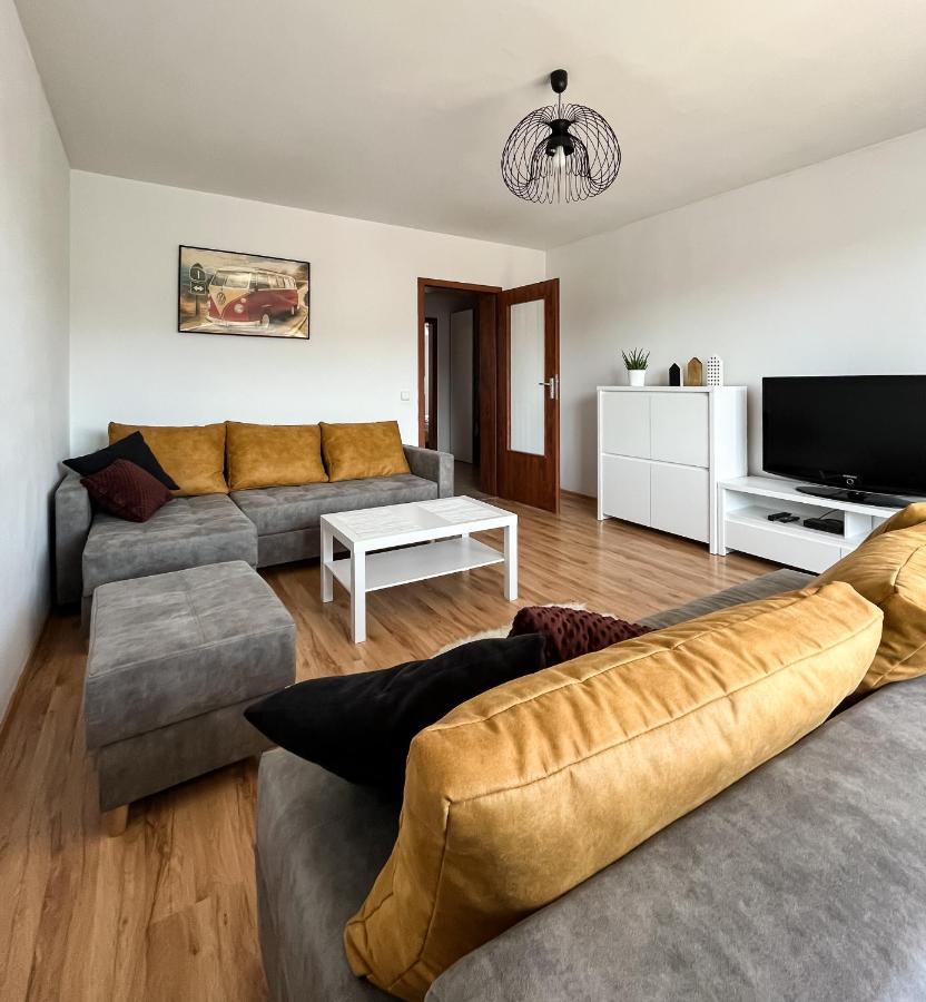 Uroczy Apartament Pod Skarpa Wadowice Buitenkant foto