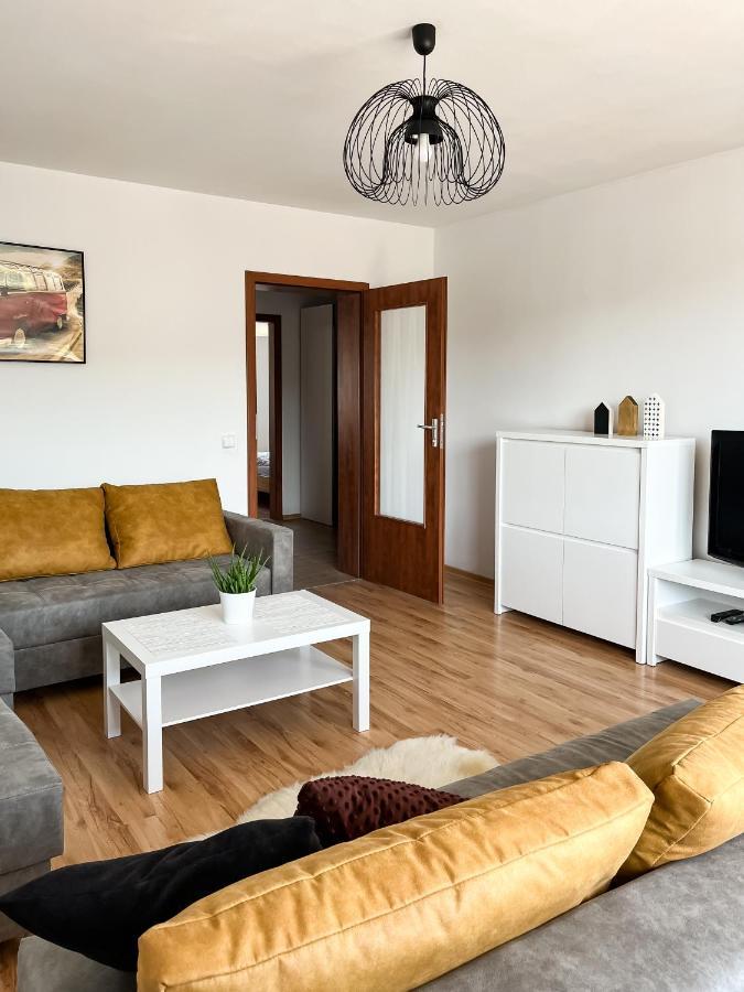 Uroczy Apartament Pod Skarpa Wadowice Buitenkant foto
